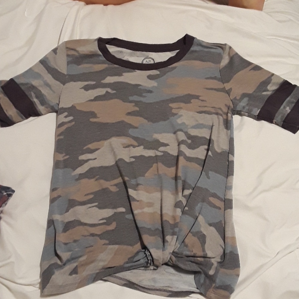 Camo knotted top